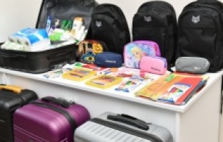 Çiğli Belediyesi’nden Öğrencilere Çanta ve Valiz Desteği