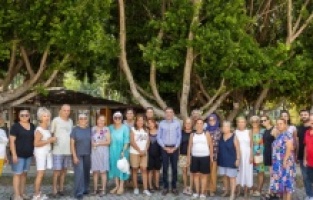 Mezitli Belediye Başkanı Tuncer, Sanat Çarşısı esnafıyla bir araya geldi