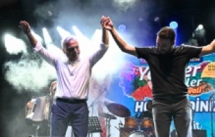 Muratpaşa Belediyesi’nin Yöreler Renkler Festivali, “Akdeniz Gecesi” ile başlıyor