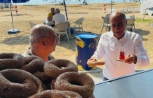 Yumurtalık Belediyesi'ne bağlı 'Güney Yıldızı' büfelerinde çay ve simit 5 lira