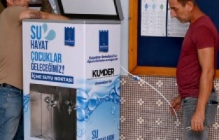 Kuşadası'ndan ilkokul öğrencileri sağlıklı içme suyuna ücretsiz ulaşıyor
