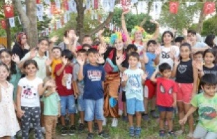 Bayraklı'da çocuklar şenlikte buluştu