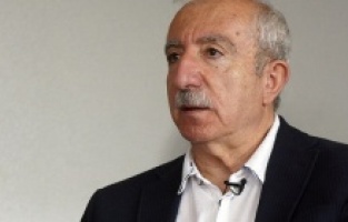 AKP'li Miroğlu'ndan Ahmet Özer'in gözaltına alınmasına tepki