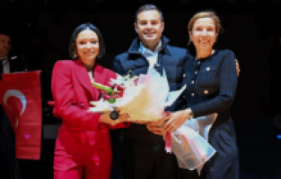 Balıkesir'de 101’inci yıl coşkusu sokaklara taştı