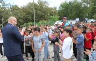 Çocuklardan Başkan Türkel’e teşekkür