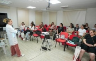 Gaziemir’de anne adayları Gebe Okulu’nda doğuma hazırlanıyor