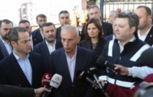 Küçükçekmece Özfeza Sitesi'nden güvenli yaşam için dönüşüm başladı