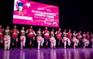 Mersin Büyükşehir, Cumhuriyet'İn 101. yılını dolu dolu kutluyor