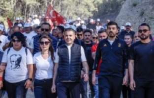 Mezitli'de Cumhuriyet Doğa yürüyüşü coşkuyla gerçekleşti