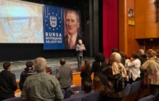 Sunay Akın, 'Cumhuriyet'e giden yol'da Bursalılar ile buluştu