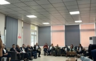 Adana'da belediye otobüsü şoförleri, kadına yönelik şiddet konusunda bilgilendirildi