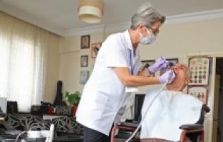 Antalya Büyükşehir Belediyesi'nden evde diş sağlığı hizmeti