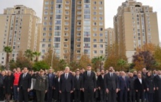 Ataşehir'de Atatürk'e saygı dolu anma