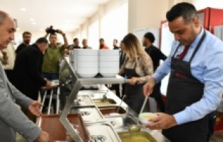 Çiğli Kent Lokantası kapılarını açtı