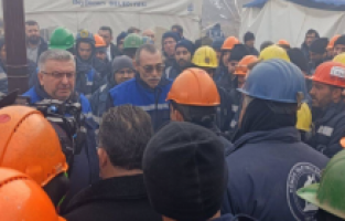 Erdal Beşikçioğlu’ndan madencilere destek