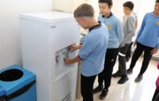 Akseki Belediyesi'nden öğrencilere temiz su desteği