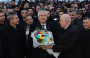 Başkan Karalar: "2025 barış, huzur ve kardeşlik yılı olsun"