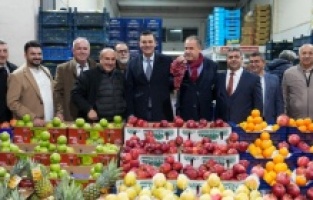 Başkan Zeyrek Hal Esnafı ile Bir Araya Geldi