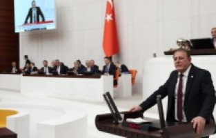 "Bütçe, halkın sorunlarını çözmek yerine israfa harcanıyor"