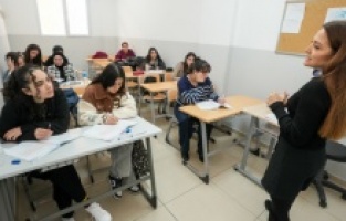 Gaziemir Belediyesi’nden 1180 öğrenciye ücretsiz eğitim