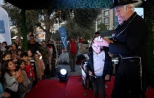 Kuşadası'nı yeni yıl coşkusu sardı