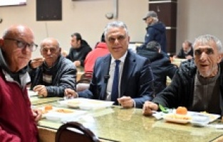 Muratpaşa’da dayanışma sofrası büyüyor