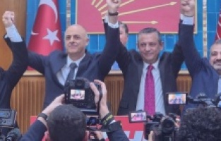 Ümit Özlale CHP'ye katıldı!