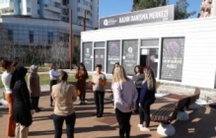 Antalya Büyükşehir Belediyesi kadınların yanında