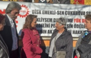 Emekliler, evden dışarı çıkamıyor!