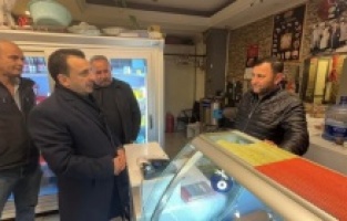 Esnaf CHP'li Başevirgen'e dert yandı: "Her sabah bayat ekmek soruyorlar"