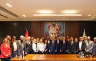 Özgür Özel'den Mezitli Belediyesi'ne ziyaret