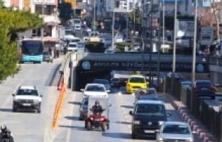 Antalya'da halk otobüsleri için özel şerit uygulamasında 2. etaba geçildi