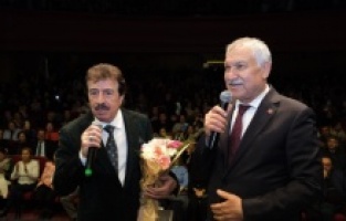 Ferdi Tayfur, Adana Büyükşehir’in düzenlediği gecede anıldı