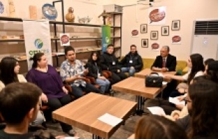 Muratpaşa’da kahve eşliğinde İngilizce pratiği