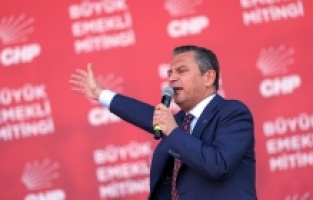 CHP Genel Başkanı Özel: "Bu mücadelenin yeri sokaktır"