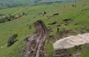 Başkan Ahmet Akın öncülüğünde Beyköy’de su ihtiyacı tarih oldu