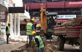 Başkan Akın öncülüğünde Gönen’de altyapı yenileniyor