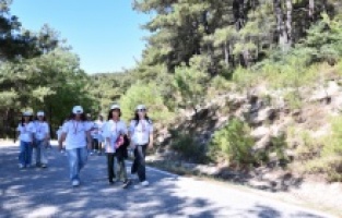 Başkan Ahmet Akın’ın çocuklara tatil hediyesi yoğun ilgi gördü