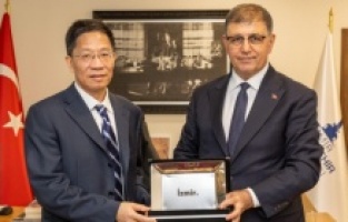 Başkan Cemil Tugay: "Akıllı teknolojiler için iş birliği yapılabilir"