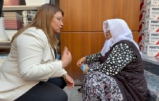 "Kadınlar askıda ekmek kuyruğunda, esnaf ek iş arayışında"