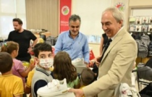 Başkan Kocagöz’den minik kalplere sıcak dokunuş