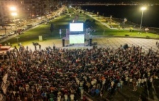 İzmir'de dev ekranda final heyecanı