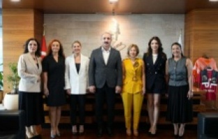 Başkan Kotan Antalyalı iş kadınları ile bir araya geldi