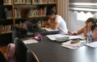 Kuşadası'nda öğrencilerin bu yıl da gözdesi Kütüphane ve Kitap Kafe olacak