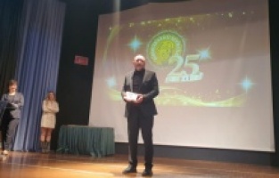 Kepez Kent Tiyatrosu’na ‘Medyum’ ile en iyi komedi oyunu ödülü