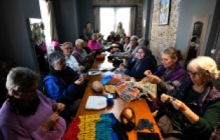 Muratpaşa Çifte Kuyular Yaşlı Evi’nden minikleri ısıtan proje