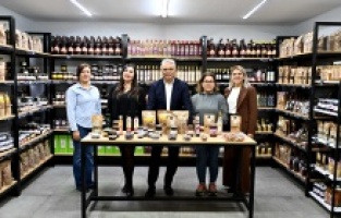 Muratpaşa'da Yerli Malı Haftası’nda kadın emeğine destek