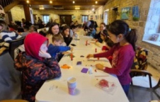 Kuşadası'nda çocuklara kuklalarla hayal dünyasına yolculuk