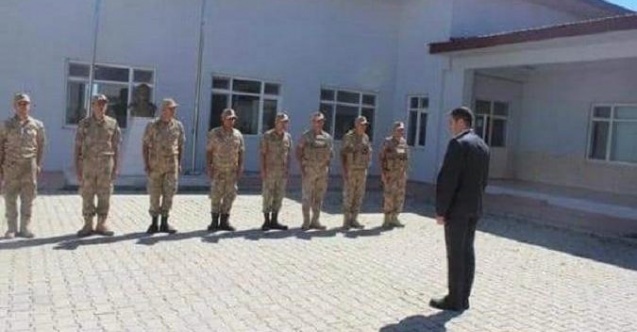 AKP il başkanı askeri törenle karşılandı!