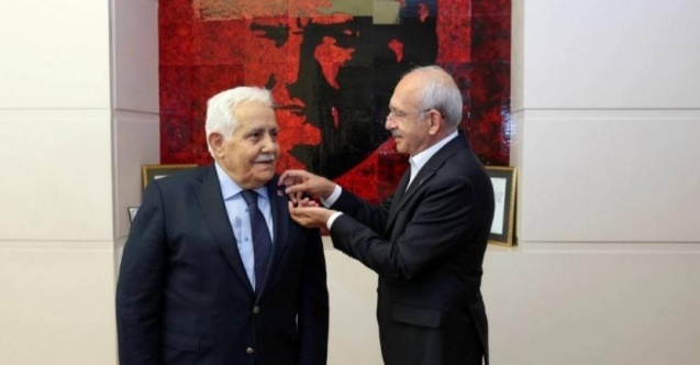 Eski AKP'li vekil CHP'ye katıldı